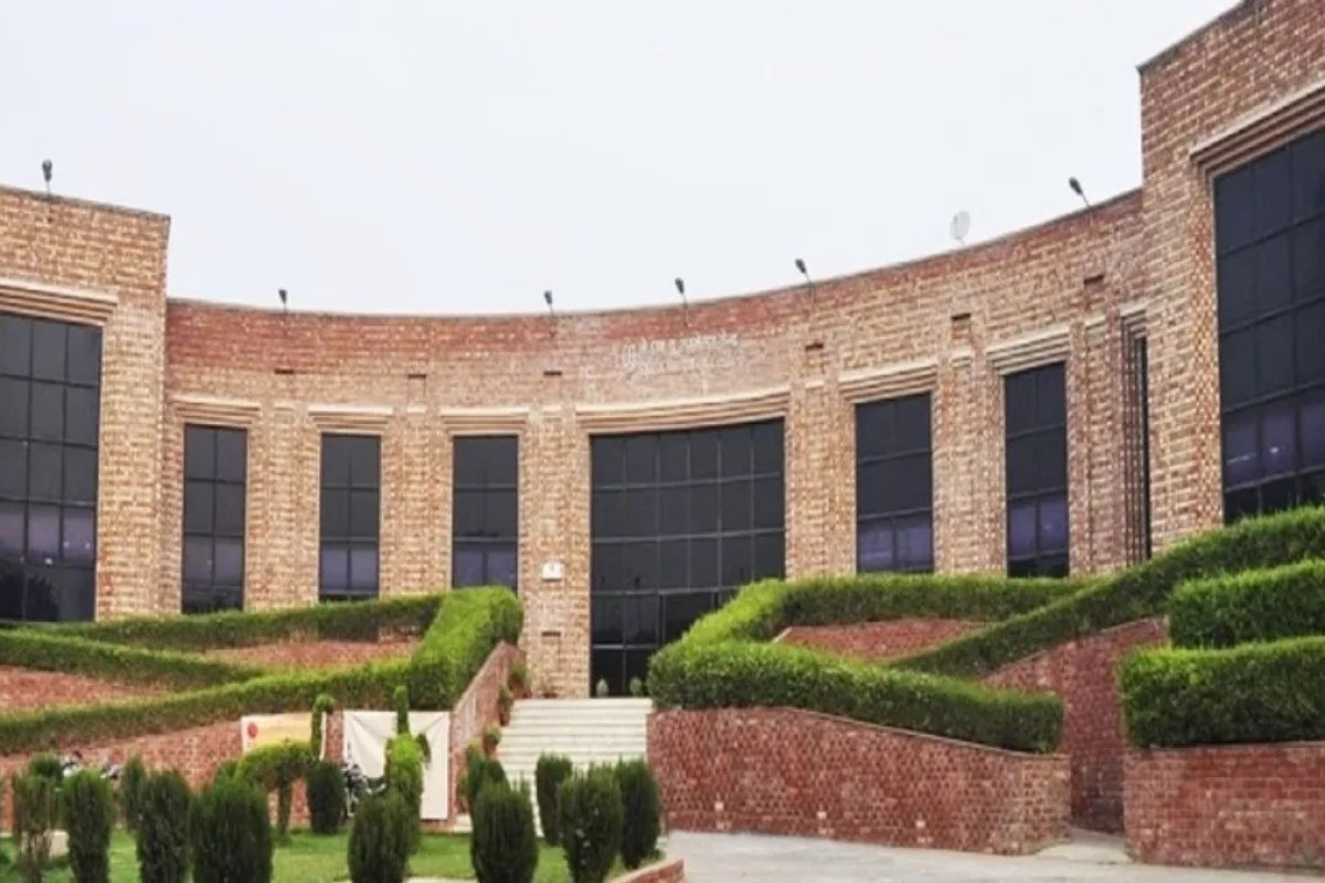 JNU में बड़ा प्रशासनिक बदलाव: कुलगुरु प्रो. शांतिश्री डी. पंडित ने रेक्टर-1 और रेक्टर-2 को पद से हटाया