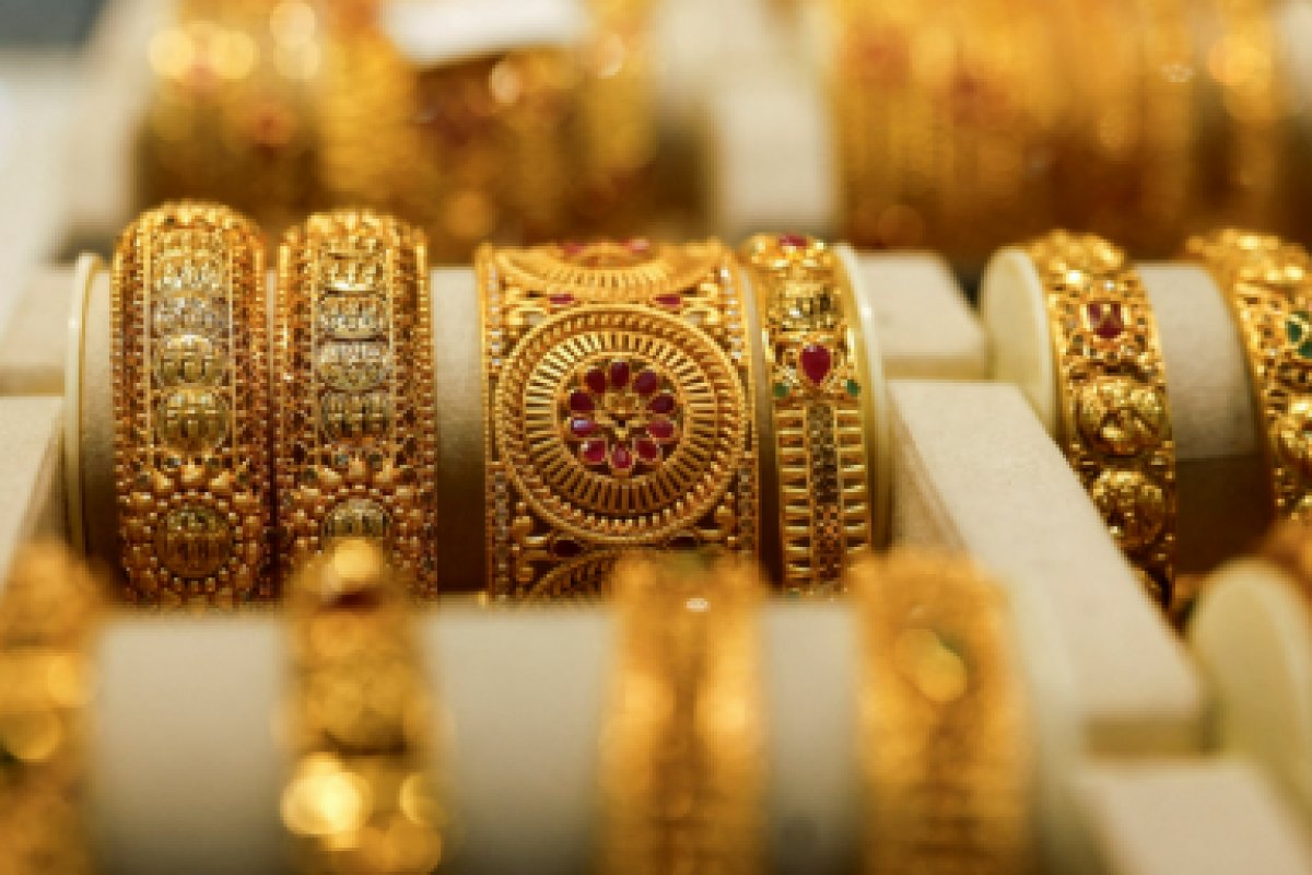 Gold Silver Price Today: 26 जुलाई को सोना, चांदी और प्लेटिनम के भाव स्थिर, देखें अपने शहर की नई रेट लिस्ट