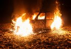 Delhi Police Scorpio Fire: दिल्ली में थाना प्रभारी की स्कॉर्पियो कार में लगी भीषण आग, बाल-बाल बचे SHO और ड्राइवर