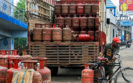 LPG Cylinder Price 3 July 2026: कमर्शियल गैस सिलेंडर ₹183.50 हुआ सस्ता, जानें अपने शहर में घरेलू और कमर्शियल एलपीजी का ताजा भाव