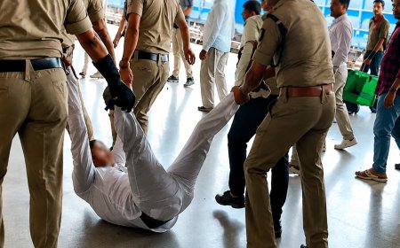 Agra Cantt Railway Station: आगरा कैंट स्टेशन विवाद का वीडियो वायरल, रेलवे की बड़ी कार्रवाई, 5 कर्मचारी सस्पेंड