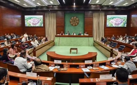 Parliament Monsoon Session: मॉनसून सत्र से पहले सर्वदलीय बैठक में भारी हंगामा, बागी TMC सांसदों पर भड़का विपक्ष