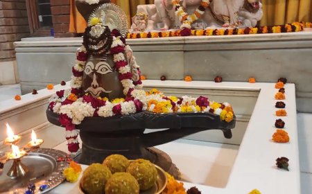 Sawan Shivling Puja Vidhi: सावन में शिवलिंग की पूजा कैसे करें? जानें जरूरी पूजन सामग्री और आसान विधि