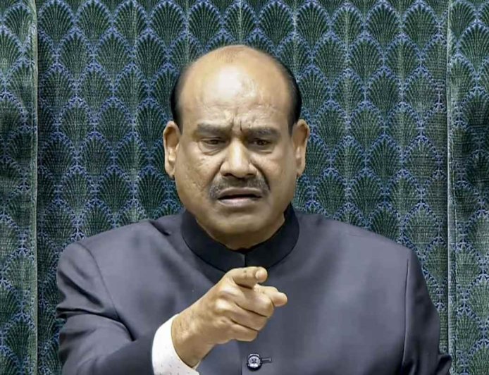 Lok Sabha Adjourned: लोकसभा में हंगामे के बीच मात्र 2 मिनट में स्थगित हुई कार्यवाही, अध्यक्ष ओम बिरला ने जताई कड़ी नाराजगी 