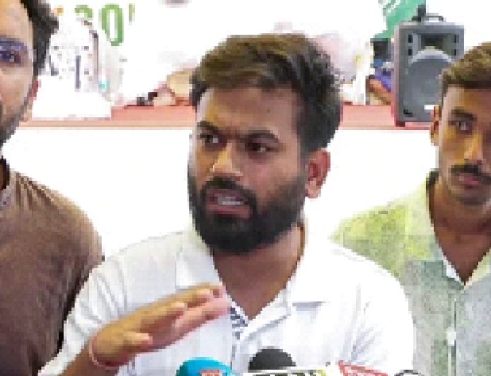 Maharashtra MPSC TET Paper Leak: अभिजीत दिपके का राज्य सरकार पर बड़ा हमला, कहा- शिक्षा व्यवस्था की किसी को परवाह नहीं