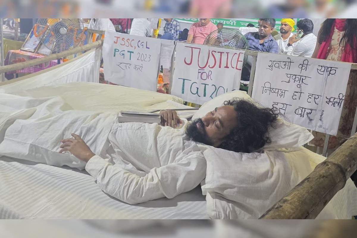 Jharkhand Student Protest: देवेंद्र नाथ महतो ने सोनम वांगचुक से बातचीत के बाद तोड़ी भूख हड़ताल, JPSC-JSSC में सुधार की मांग तेज