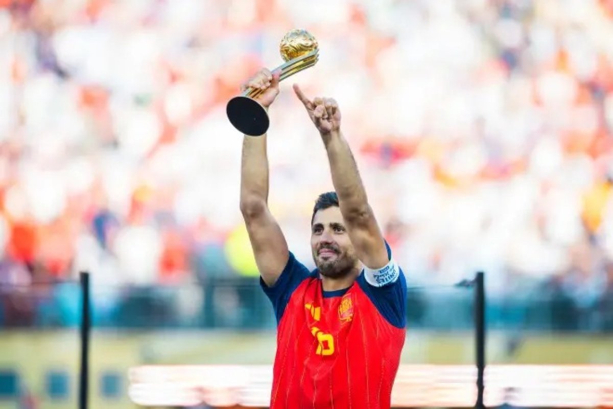 Rodri Transfer News: रोड्री के ट्रांसफर को लेकर फुटबॉल बाजार में मची हलचल, बार्सिलोना ने रियल मैड्रिड को दी पटखनी