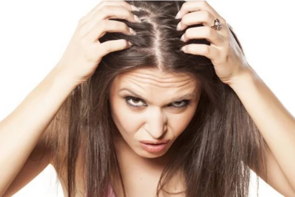 Fenugreek Kalonji Hair Mask: बाल झड़ने की समस्या से राहत दिलाएगा मेथी और कलौंजी का होममेड हेयर मास्क