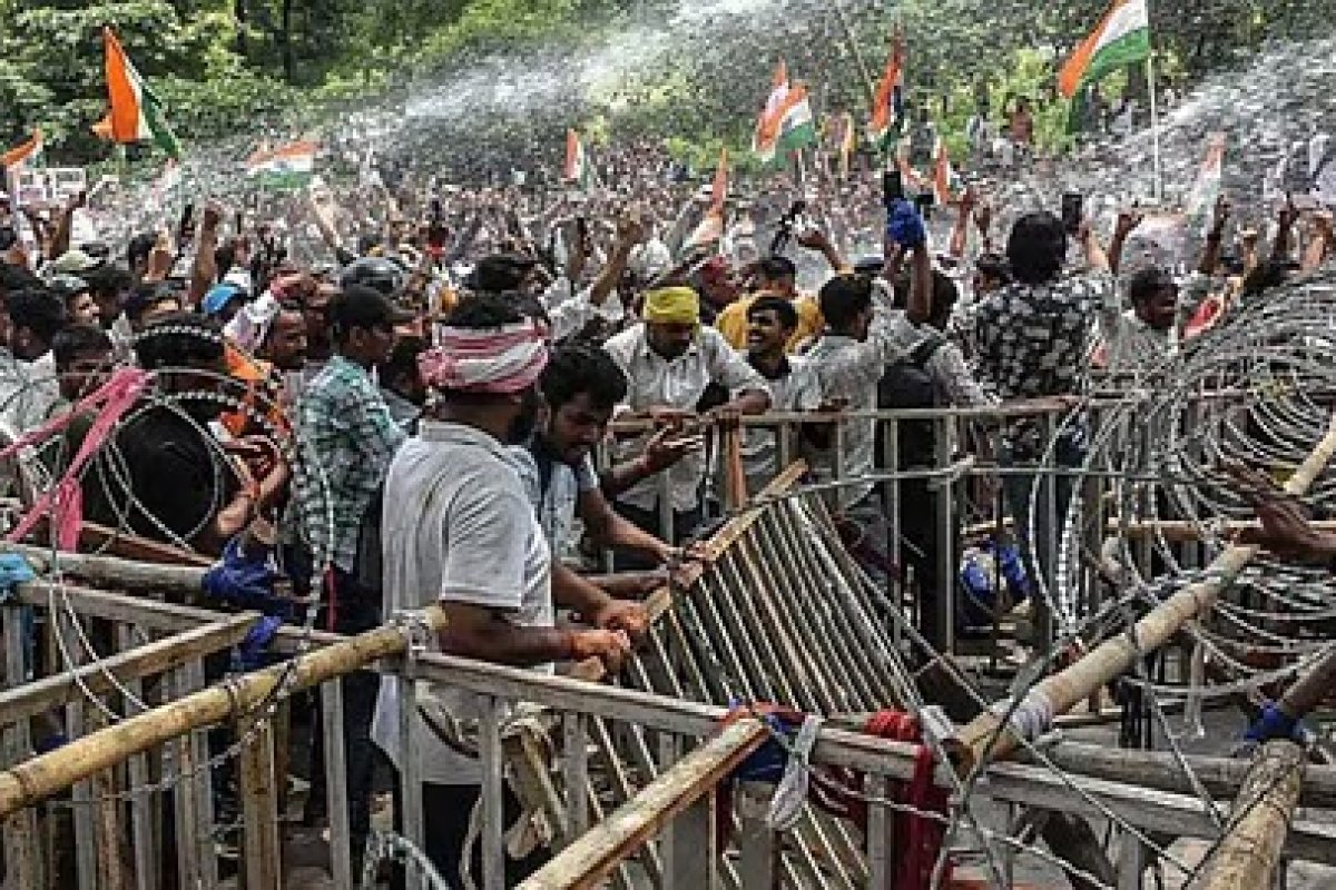 Jharkhand BJP Protest: छात्रों पर लाठीचार्ज के खिलाफ सड़क पर उतरी बीजेपी, पूरे झारखंड में बंद का असर