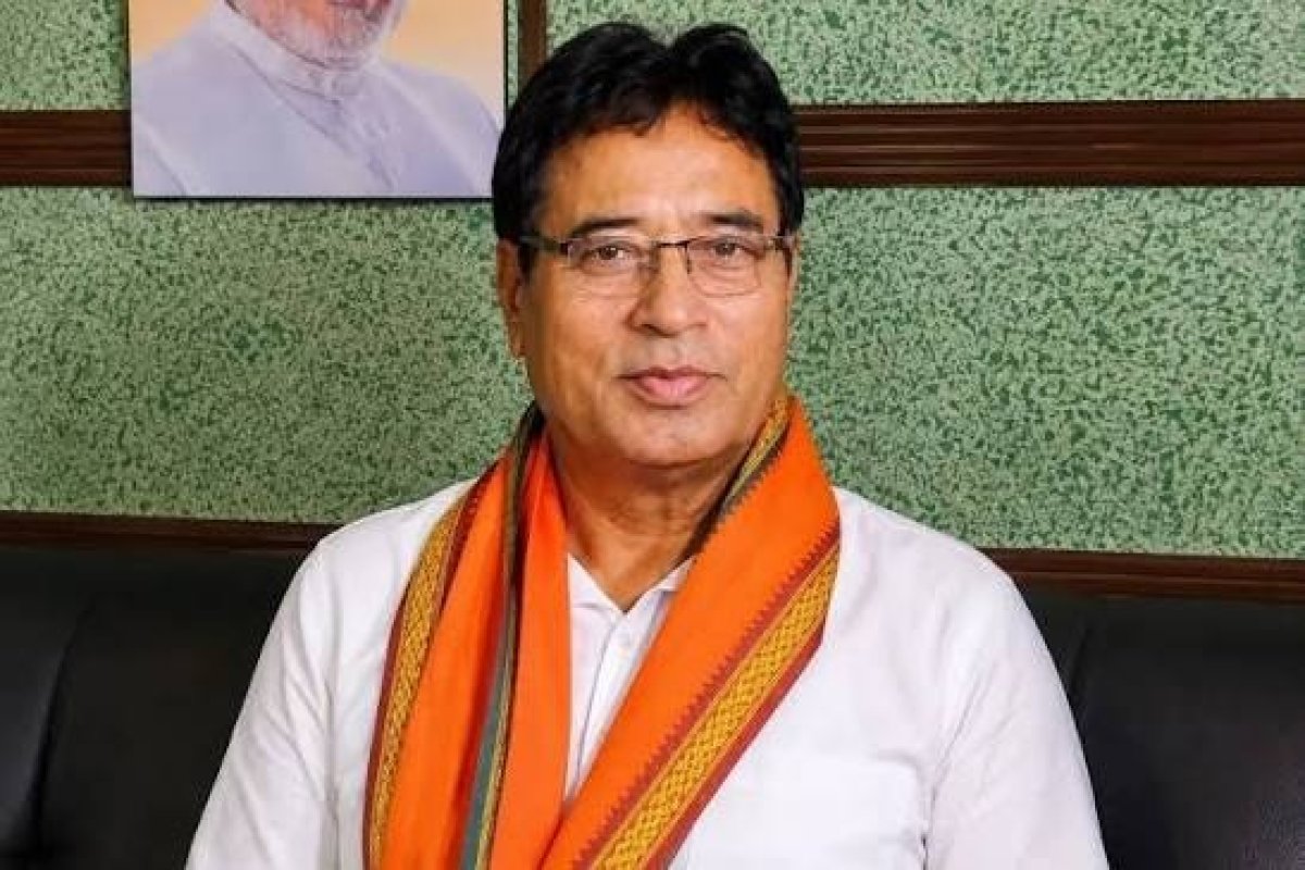 Netaji Remarks Controversy: नेताजी पर विवादित बयान के बाद छिना 'बंग विभूषण' सम्मान, बैकफुट पर आए BJP सांसद अनंत महाराज ने मांगी माफी