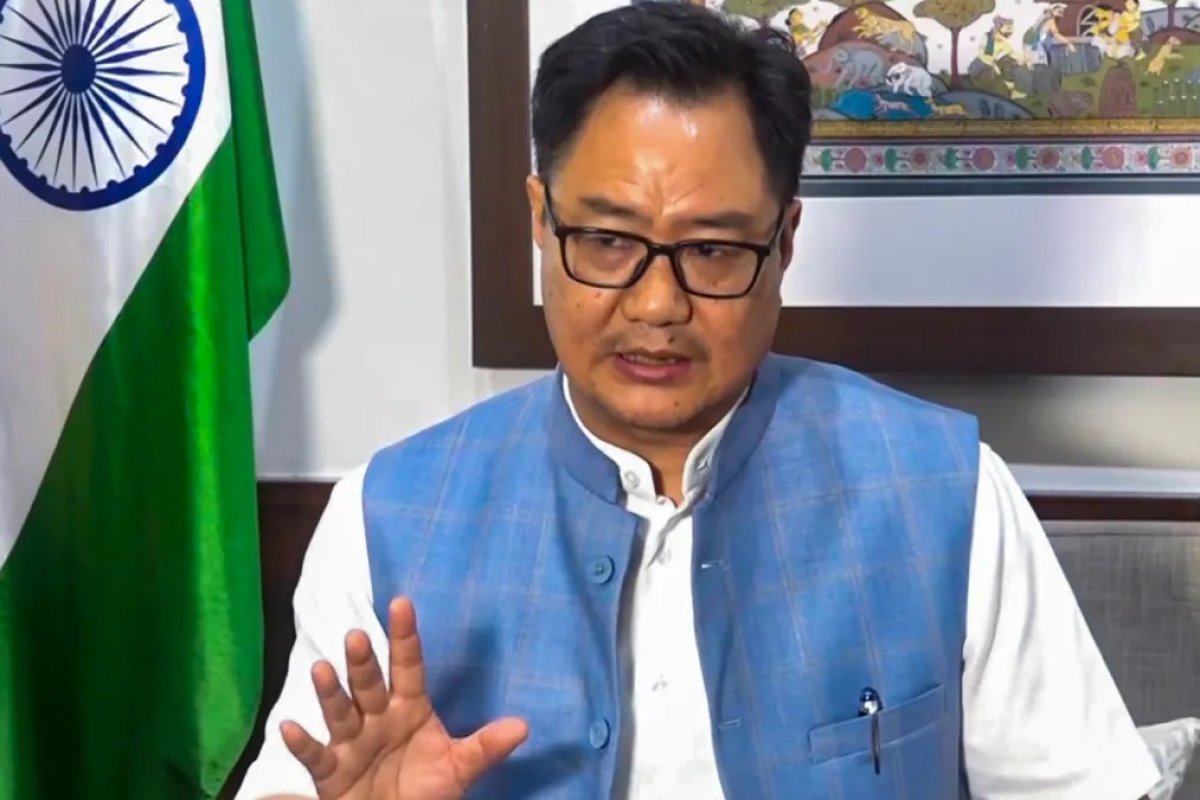 '1, 2 के बाद 3 आता है भाई...' रिजिजू के 'दिमागी नक्सल' वाले पोस्ट पर कांग्रेस ने यूं ली चुटकी, छिड़ी तीखी बहस 