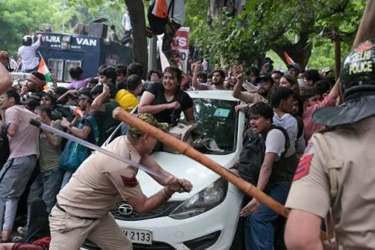 CJP Protest Lathi Charge: सुप्रीम कोर्ट में पुलिस का हलफनामा, कहा- 'प्रदर्शन में असामाजिक तत्व थे शामिल'