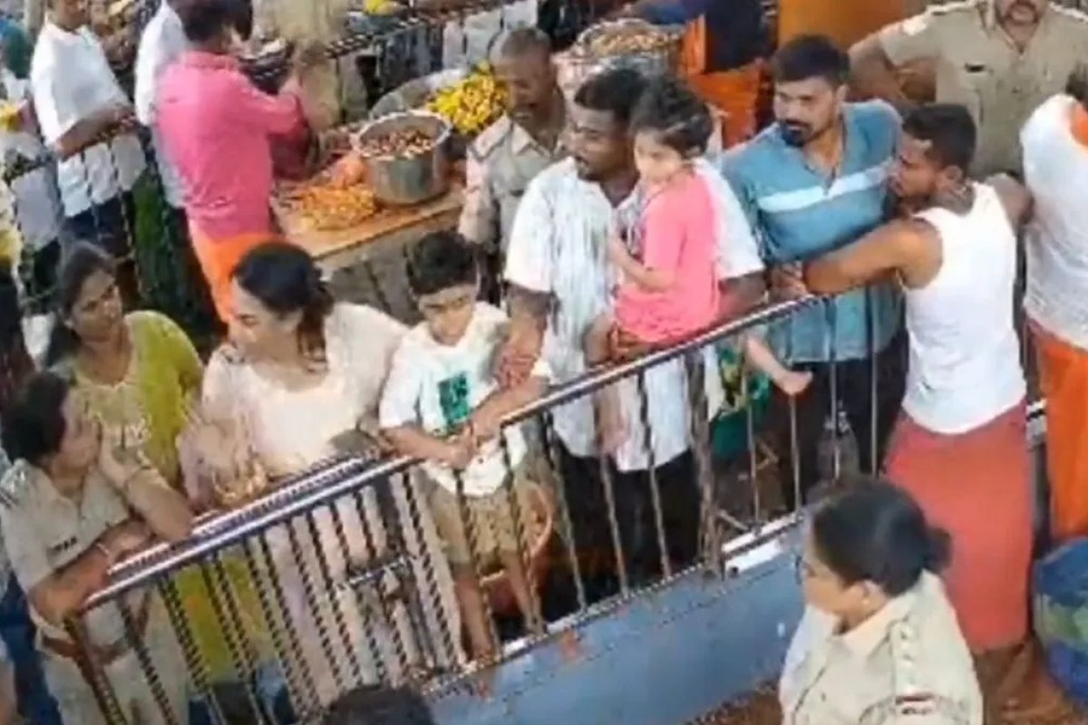 Karnataka Temple Incident: श्रीरंगपट्टनम मंदिर में महिला पुलिस अधिकारी को थप्पड़ मारने का CCTV फुटेज आया सामने, विधायक की बेटी पर केस