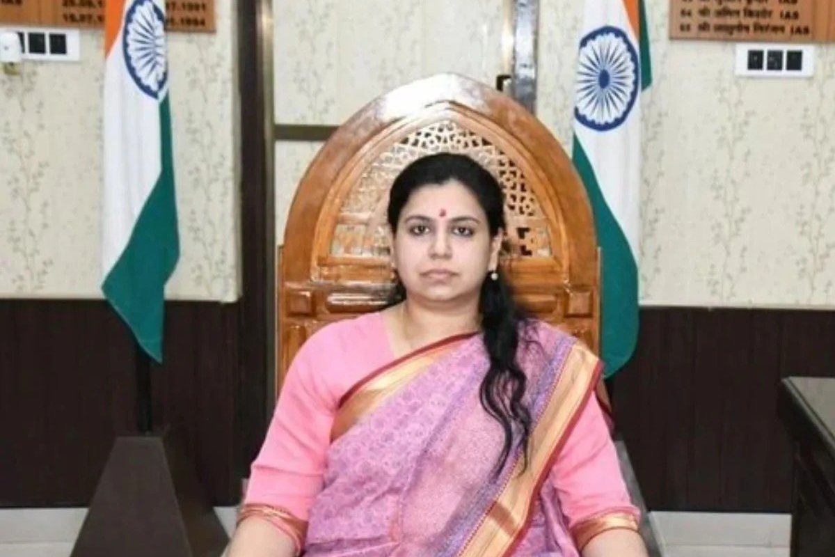 लंदन की नौकरी छोड़ भारत लौटीं चर्चित IAS दिव्या मित्तल ने दिया इस्तीफा, सोशल मीडिया पर लिखी भावुक पोस्ट