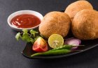 How to Make Khasta Kachori: घर पर हलवाई जैसी खस्ता कचौड़ी बनाने का तरीका, जानें तलते समय किन गलतियों से बचें