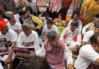 CM Hemant Soren Resignation Demand: हेमंत सोरेन के इस्तीफे की मांग पर अड़े BJP विधायक, CM आवास की सड़क पर दिया धरना