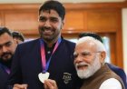 Boxer Narender Berwal PM Modi Interaction: बॉक्सर नरेंद्र बेरवाल ने सुनाया नाम से जुड़ा दिलचस्प किस्सा, ठहाके लगाकर हंसे पीएम मोदी