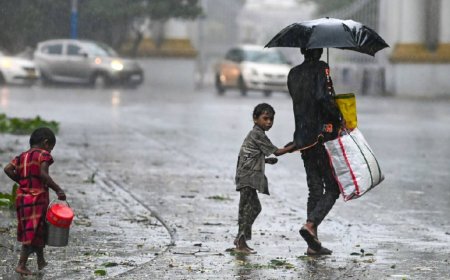 Aaj Ka Mausam 4 August: अगले 9 घंटों में आंधी-तूफान की चेतावनी, 17 राज्यों में बारिश का अलर्ट, जानें दिल्ली-NCR का हाल