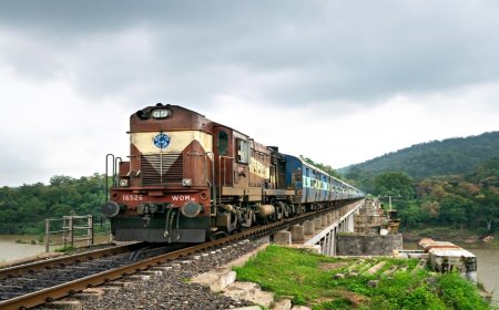 Train Seat Occupied: ट्रेन में आपकी आरक्षित सीट पर किसी और ने किया कब्जा? जानें खाली कराने के 4 आसान तरीके
