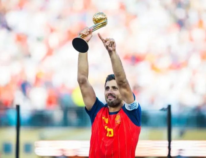 Rodri Transfer News: रोड्री के ट्रांसफर को लेकर फुटबॉल बाजार में मची हलचल, बार्सिलोना ने रियल मैड्रिड को दी पटखनी