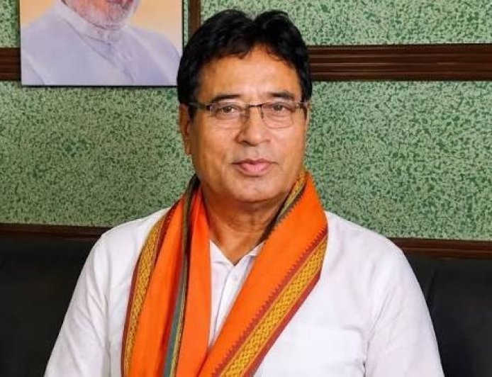 Netaji Remarks Controversy: नेताजी पर विवादित बयान के बाद छिना 'बंग विभूषण' सम्मान, बैकफुट पर आए BJP सांसद अनंत महाराज ने मांगी माफी