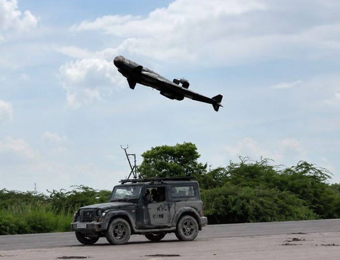 Divyastra Mk3 Drone: लखनऊ की कंपनी ने बनाया भारत का पहला स्वदेशी 'दिव्यास्त्र Mk3' ड्रोन, दुश्मन के बंकर और एयर डिफेंस होंगे तबाह