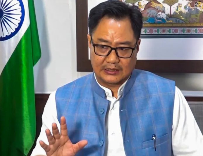 '1, 2 के बाद 3 आता है भाई...' रिजिजू के 'दिमागी नक्सल' वाले पोस्ट पर कांग्रेस ने यूं ली चुटकी, छिड़ी तीखी बहस 