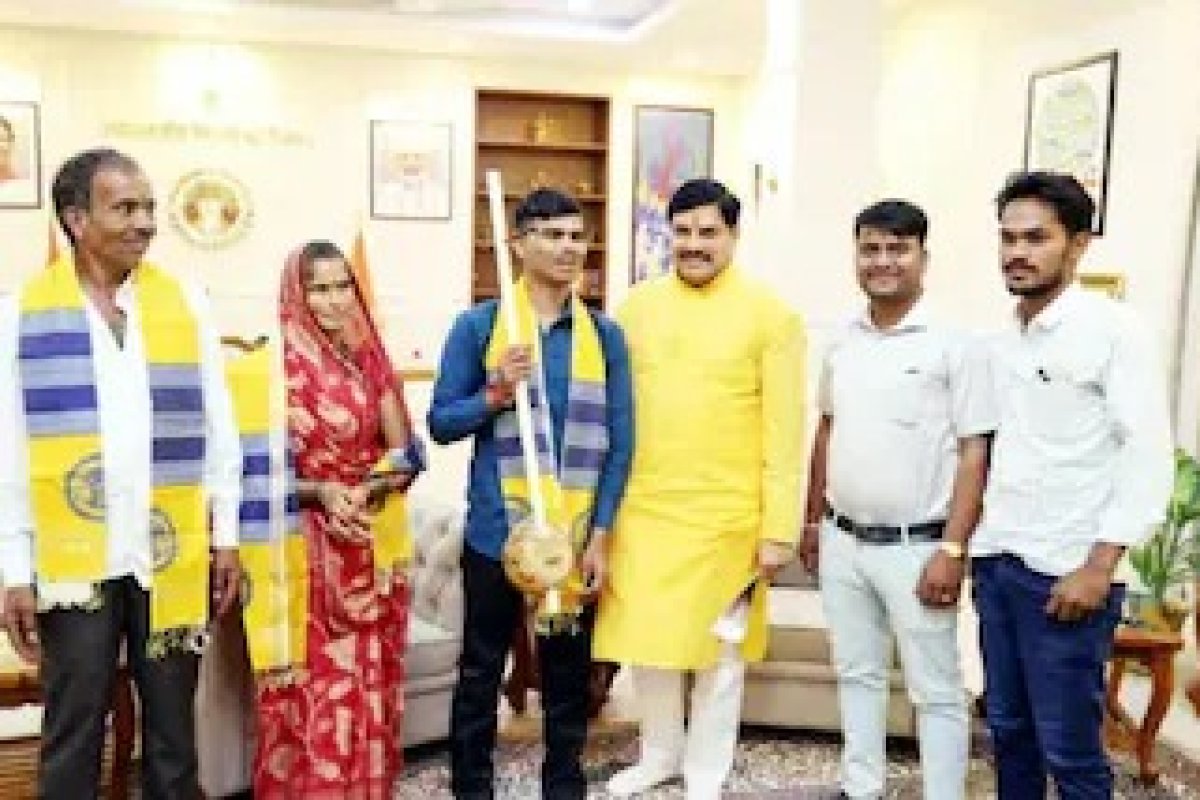 Sunil Lodhi Hanuman Ansh Journey: गांव की गलियों से बॉलीवुड तक, सागर के भजन गायक सुनील लोधी को 'हनुमान अंश' से मिला बड़ा ब्रेक