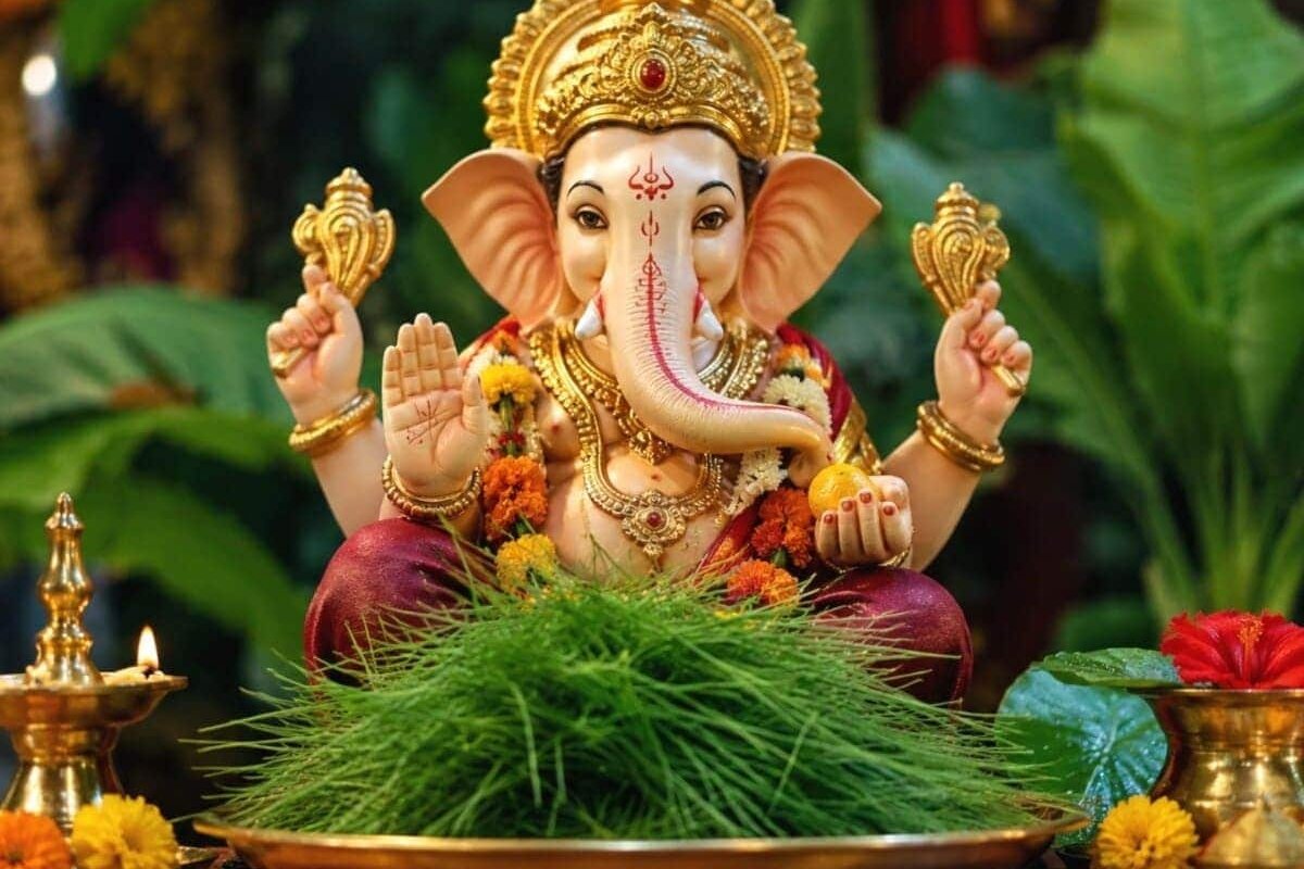 Ganesh Chaturthi 2026: गणेश चतुर्थी कब है? जानिए मूर्ति स्थापना का शुभ मुहूर्त, पूजा विधि और विसर्जन की सटीक तारीख