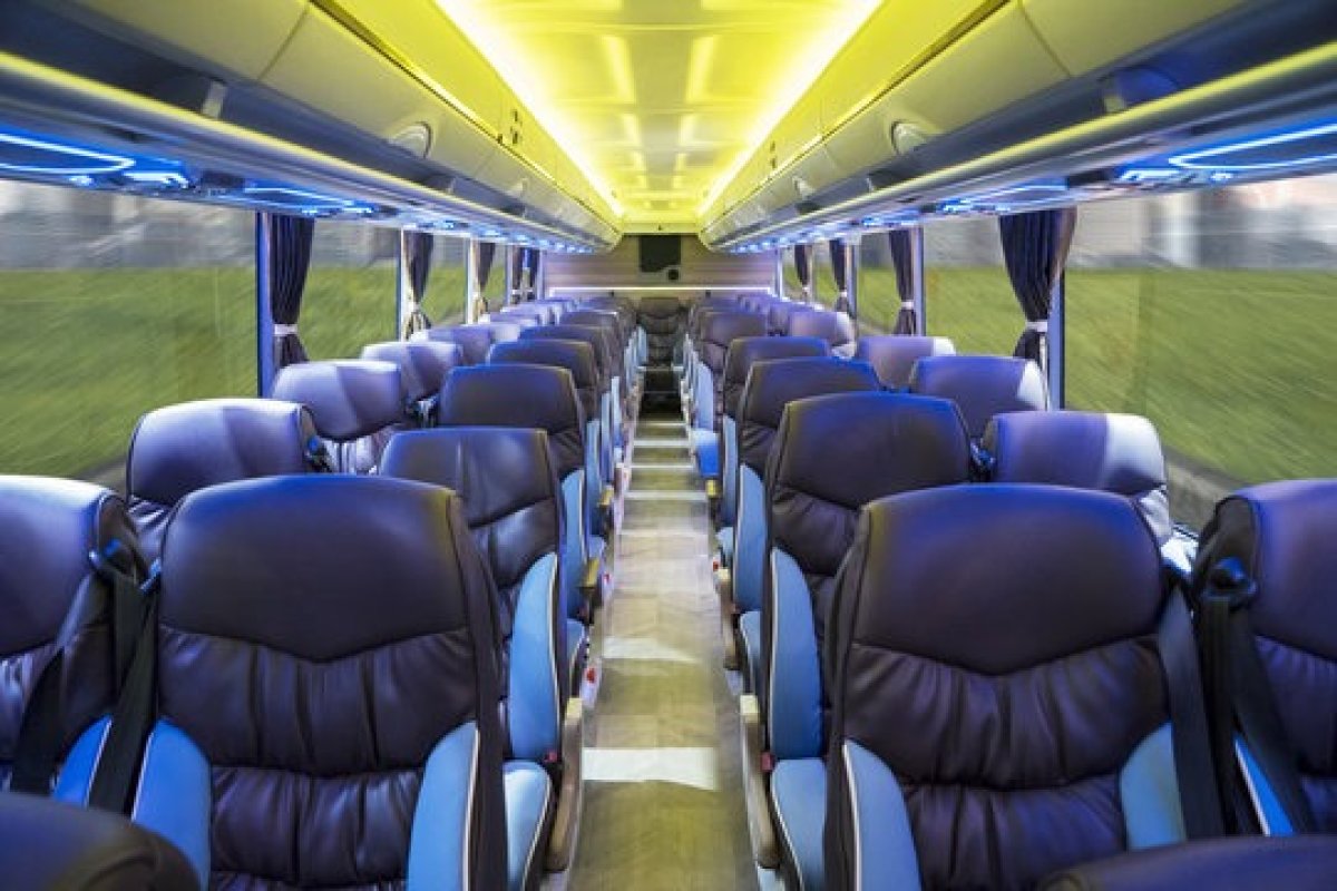 Kerala KSRTC Business Class Bus: सड़क पर विमान जैसी सुविधाएं, केरल की नई प्रीमियम बस का वीडियो वायरल