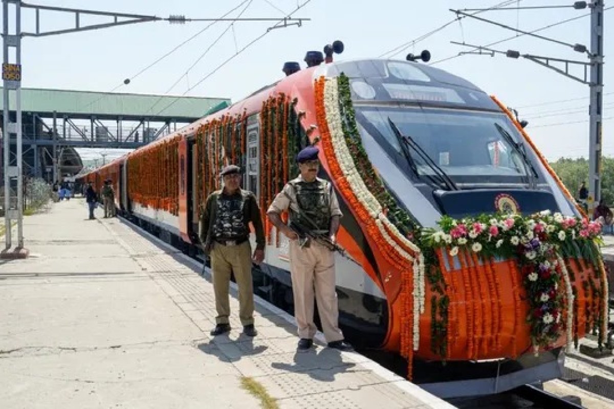 Jammu Varanasi Special Train: जम्मू-वाराणसी स्पेशल ट्रेन चलाने की अधिसूचना रद, जानें इस रूट की नियमित ट्रेनों का शेड्यूल