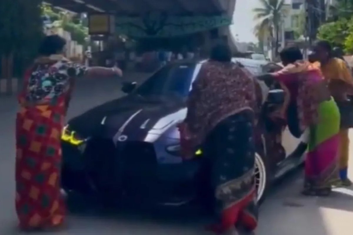 Hyderabad Viral Video: नई BMW की डिलीवरी लेते ही किन्नरों ने घेरी कार, कथित तौर पर 2 लाख रुपये मांगने पर सोशल मीडिया पर छिड़ी बहस