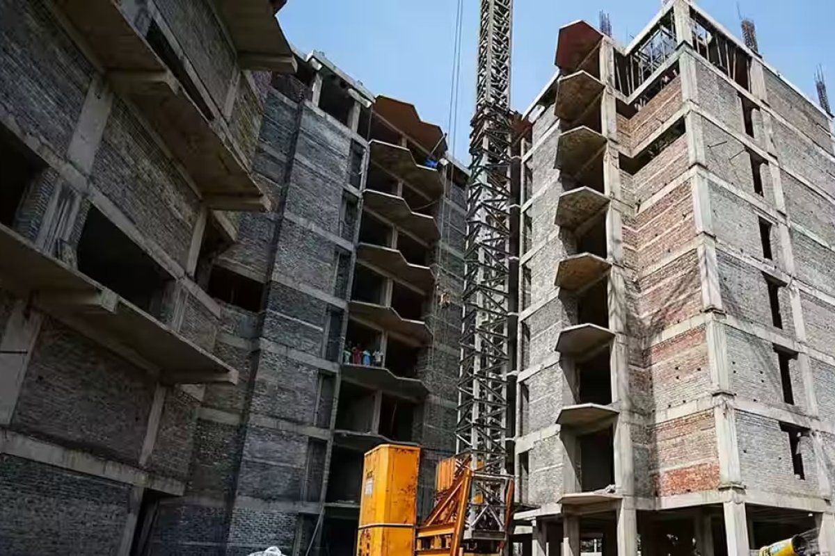 UP RERA Approval: यूपी में 13 नई रियल एस्टेट परियोजनाओं को मिली हरी झंडी, 2380 करोड़ रुपये का होगा निवेश