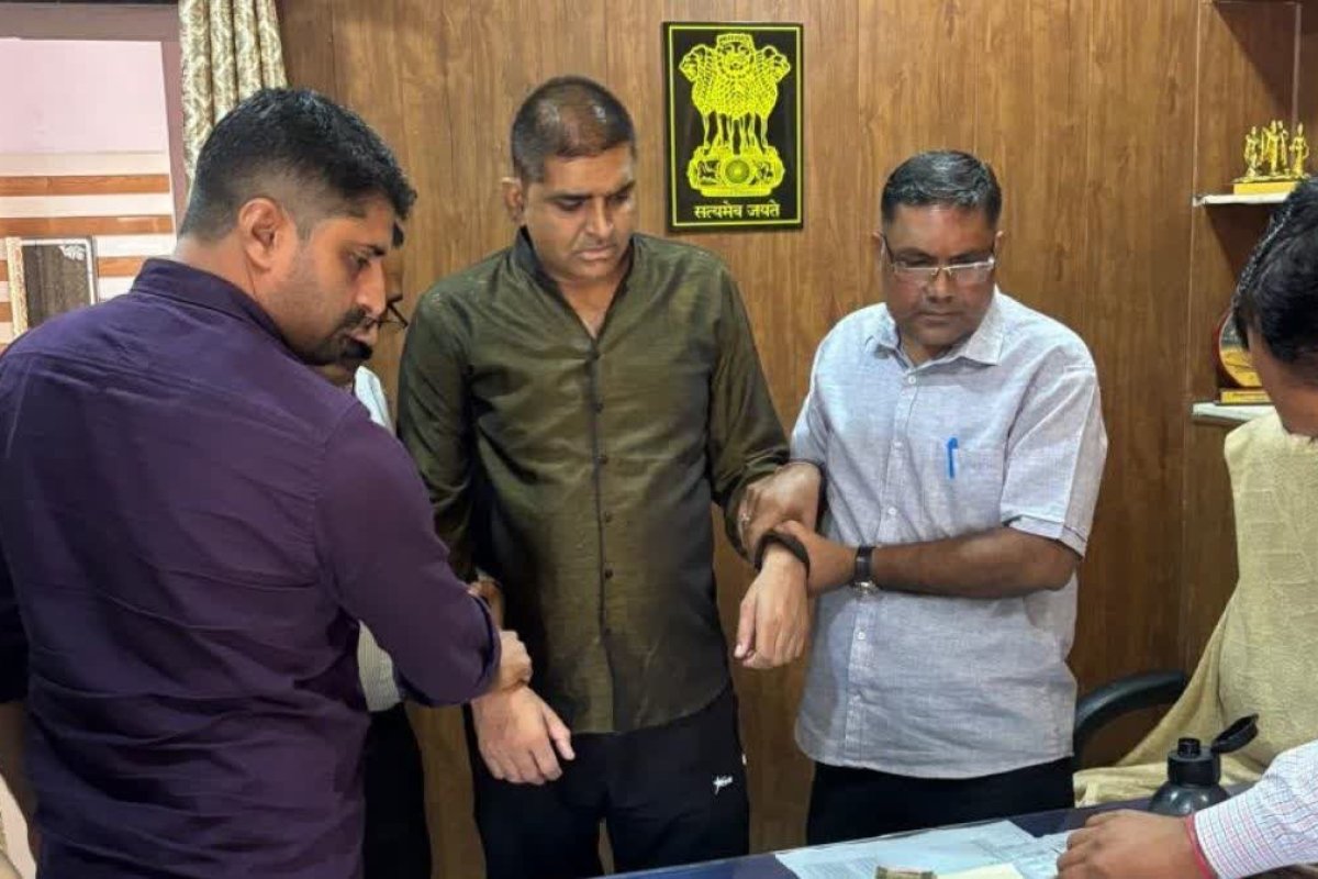 Jaipur ACB Action: सांभर लेक थानाधिकारी राममिलन मीणा 50 हजार रुपये की रिश्वत लेते रंगे हाथों गिरफ्तार, सड़क निर्माण ठेकेदार से मांगी थी घूस