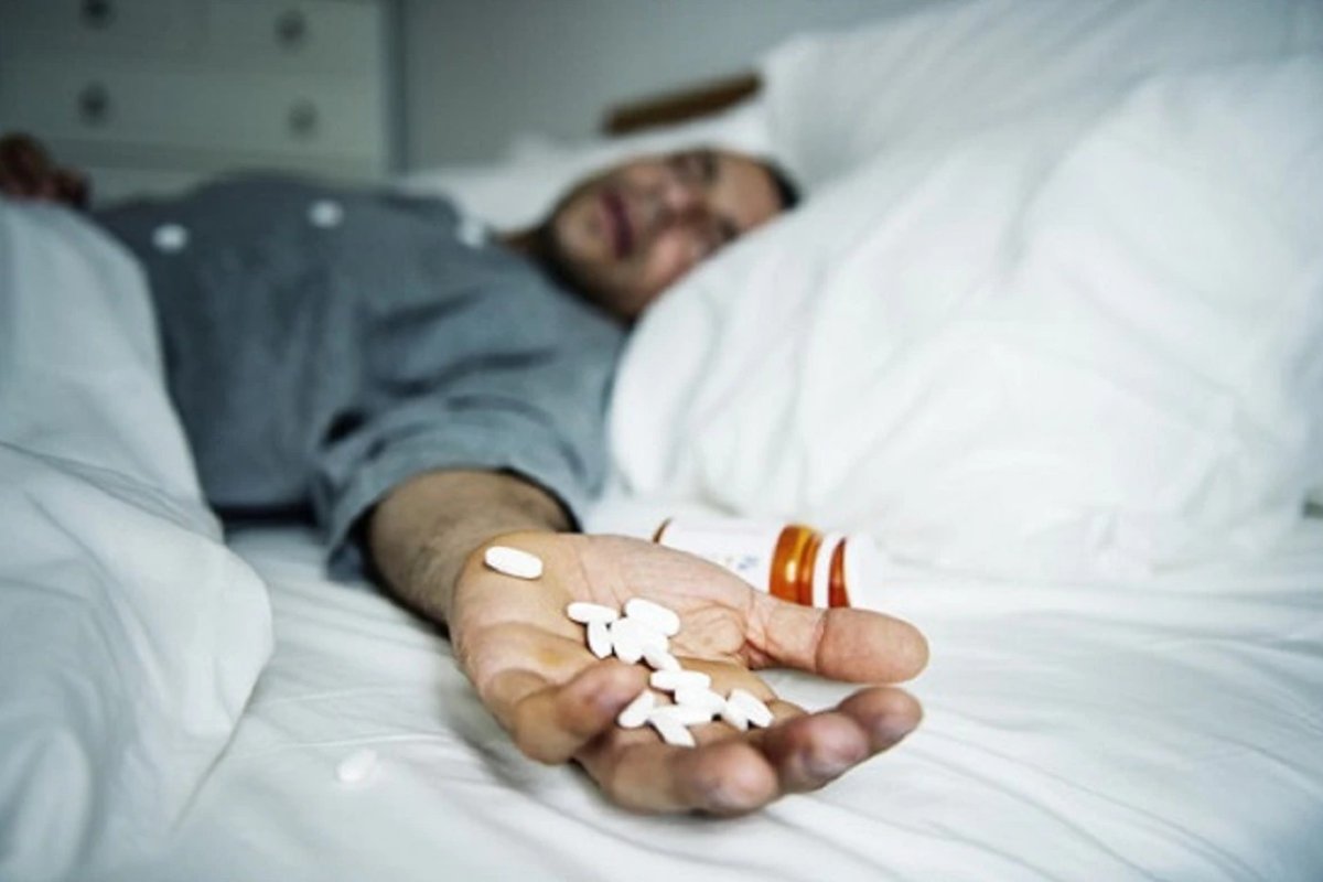 Paracetamol Overdose Warning: सामान्य दर्द की दवा का अनियंत्रित सेवन पड़ा भारी, छात्र के कई अंगों ने काम करना बंद किया; वेंटिलेटर पर पहुंचा मामला