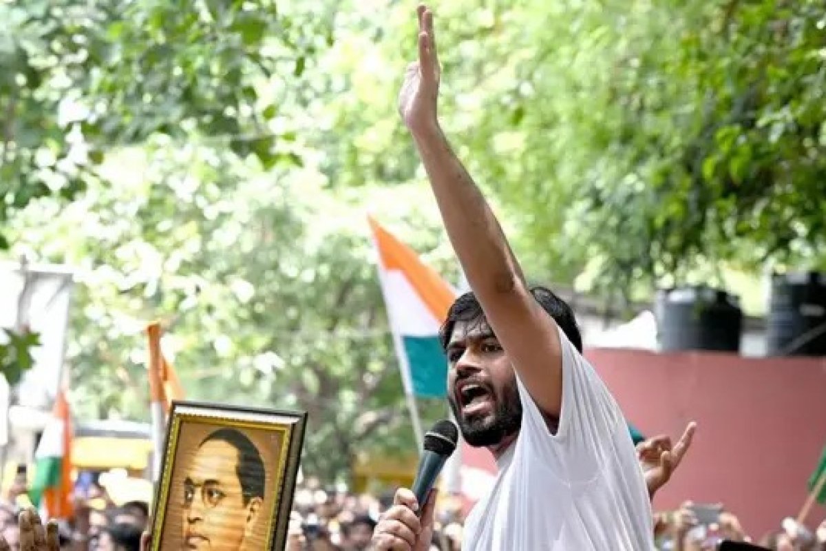 'अगर धांधली है तो चुनाव लड़ना बंद करें', अभिजीत दीपके का विपक्ष पर तीखा हमला; क्रिकेट के 'फिक्स्ड मैच' से की चुनावी व्यवस्था की तुलना