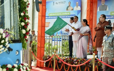 Delhi EV Bus Launch: दिल्लीवालों को मिली 50 नई ईवी बसों की सौगात, सीएम रेखा गुप्ता ने तेहखंड में एटीएस का किया उद्घाटन