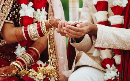 Delhi Matchmaking Event: मैट्रिमोनियल ऐप्स छोड़ माइक पर हुआ बायोडाटा का ऐलान, 90 हजार वेतन वाली युवती का वीडियो इंटरनेट पर वायरल