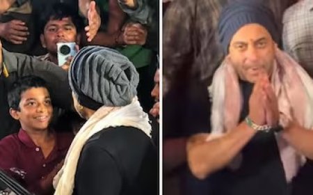 Salman Khan Ganpati Darshan: मुंबई में बप्पा के दर्शन करने पहुंचे सलमान खान, भीड़ ने घेरा तो हाथ जोड़कर मांगी राह