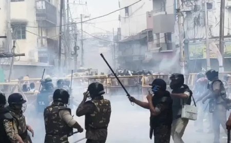 Ujjain News: उज्जैन में शाही मस्जिद के समीप अतिक्रमण विरोधी कार्रवाई पर विवाद, क्षेत्र में भारी पुलिस बल तैनात
