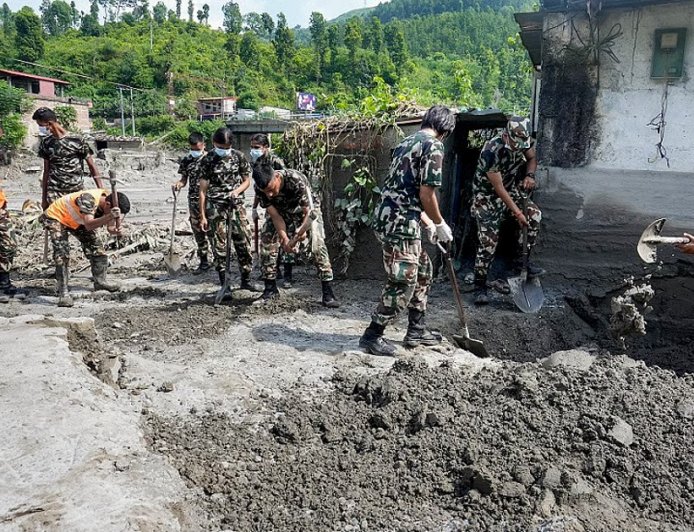 Nepal Tibet Floods: विनाशकारी बाढ़ के एक हफ्ते बाद नेपाल और तिब्बत में स्वास्थ्यकर्मियों की चुनौती, पहचान और इलाज जारी