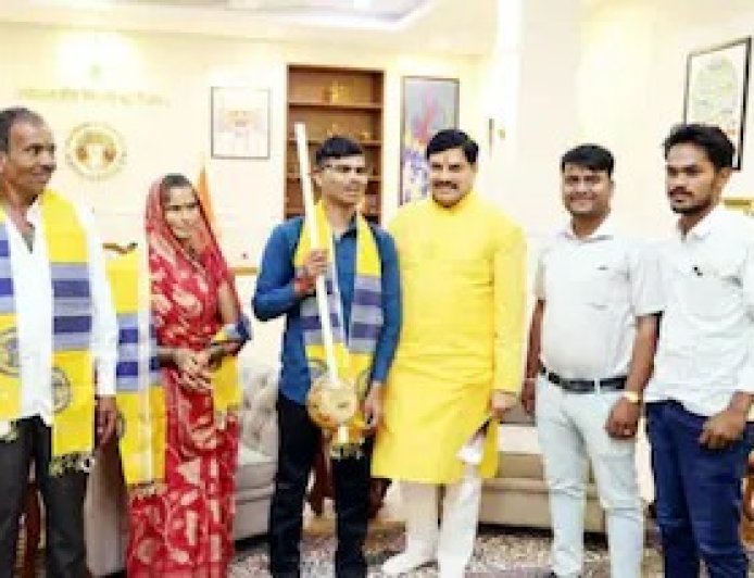 Sunil Lodhi Hanuman Ansh Journey: गांव की गलियों से बॉलीवुड तक, सागर के भजन गायक सुनील लोधी को 'हनुमान अंश' से मिला बड़ा ब्रेक