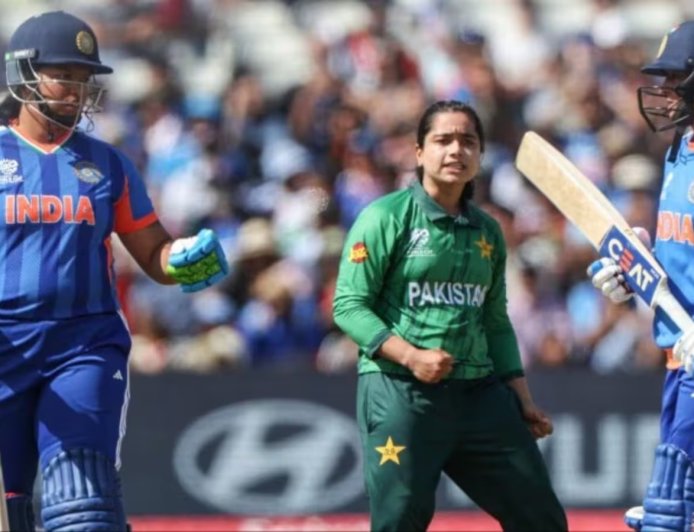 Women's Asia Cup: भारत ने पाकिस्तान को 7 विकेट से रौंदा, घातक गेंदबाजी के आगे 55 रन पर ऑलआउट हुई पाक टीम