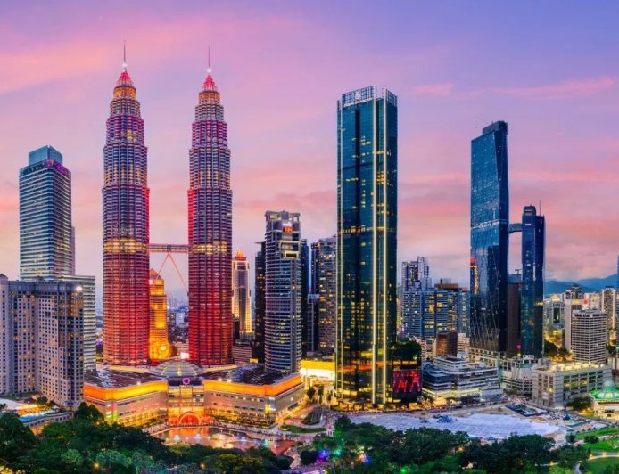 Malaysia Job Advisory: मलेशिया में नौकरी तलाश रहे भारतीयों के लिए उच्चायोग की सख्त चेतावनी, टूरिस्ट वीजा पर काम करने पर जेल