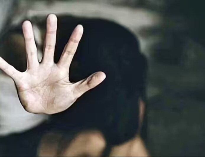 Jamui News: नाबालिग छात्रा से अभद्रता और छात्र की पिटाई पर तनाव, पुलिस ने 3 संदिग्धों को हिरासत में लिया