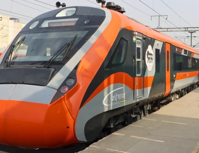 Vande Bharat Sleeper: दिल्ली-वाराणसी रूट पर जल्द दौड़ेगी स्लीपर वंदे भारत, जानिए संभावित रूट, टाइमिंग और प्रमुख स्टॉपेज
