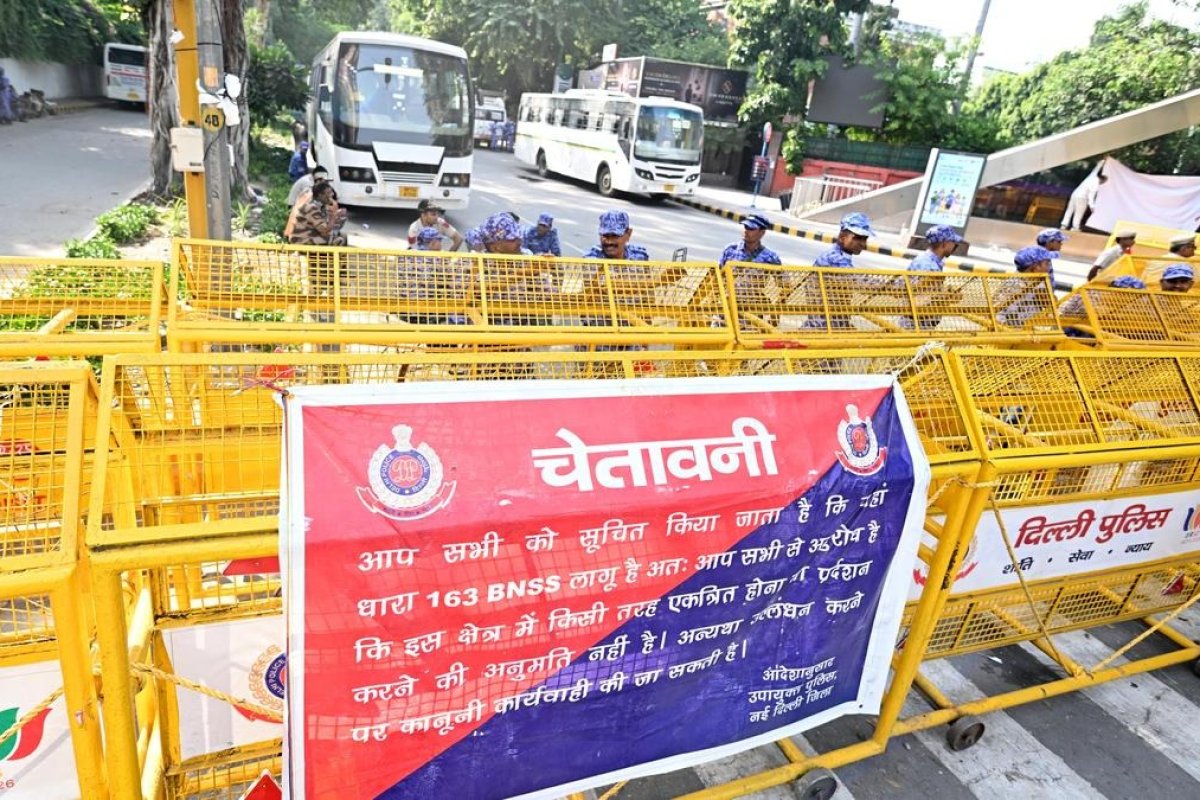 Delhi Jantar Mantar Security: सीईसी ज्ञानेश कुमार के इस्तीफे की मांग पर अड़ी CJP, प्रदर्शनकारियों पर नजर रखने के लिए नाइट-विजन बॉडी कैमरों से लैस हुई पुलिस