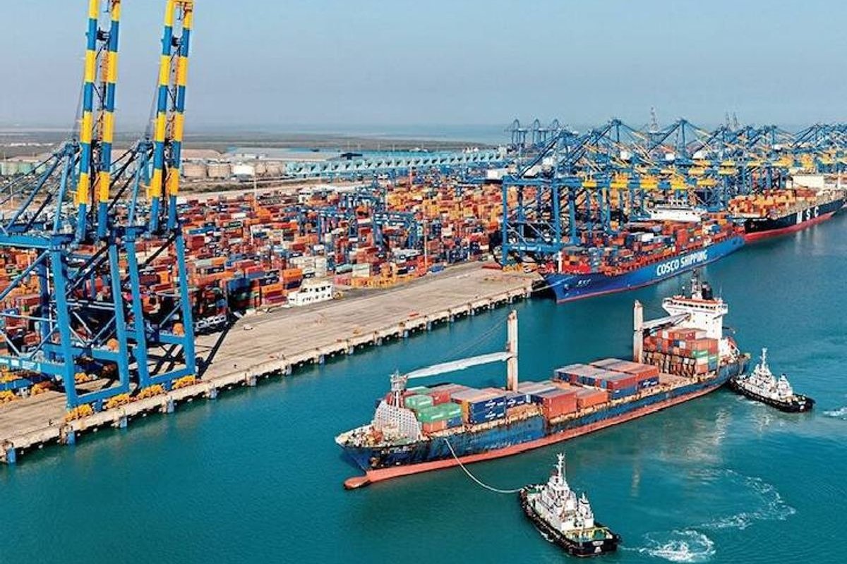 Adani Ports Q2 Results - दूसरी तिमाही में नेट प्रॉफिट 18% बढ़कर ₹3,682 करोड़ हुआ, FY27 गाइडेंस में भी इजाफा