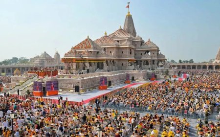 Ayodhya Ram Mandir: चढ़ावा चोरी के बाद सुरक्षा व्यवस्था पर कड़ा एक्शन, सभी कर्मचारियों का होगा पुलिस वेरिफिकेशन