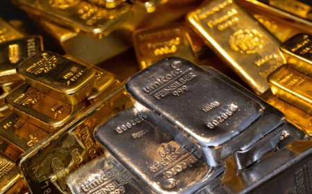Gold Silver Price Today: 4 अक्टूबर 2026 को सोना, चांदी और प्लैटिनम के दाम स्थिर; जानें यूपी-दिल्ली समेत प्रमुख शहरों के भाव
